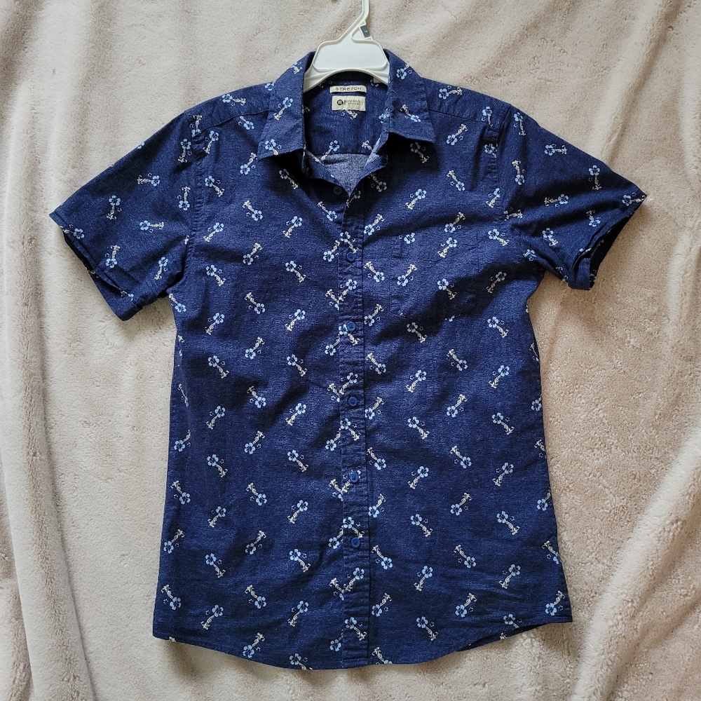 Men's short sleeve blue button down shirt size M